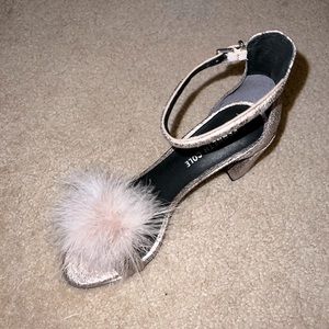 Kenneth Cole sparkly Fur Retro Pom Pom heels NWT